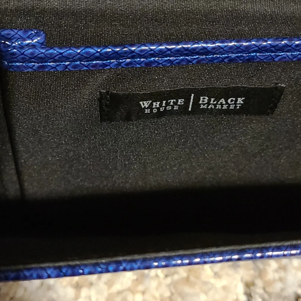 NWOT Blue Snake Print White House Black Market Clutch - Picture 5 of 8